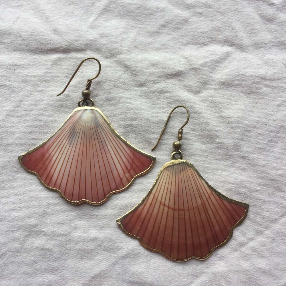 Vintage pink shell earrings